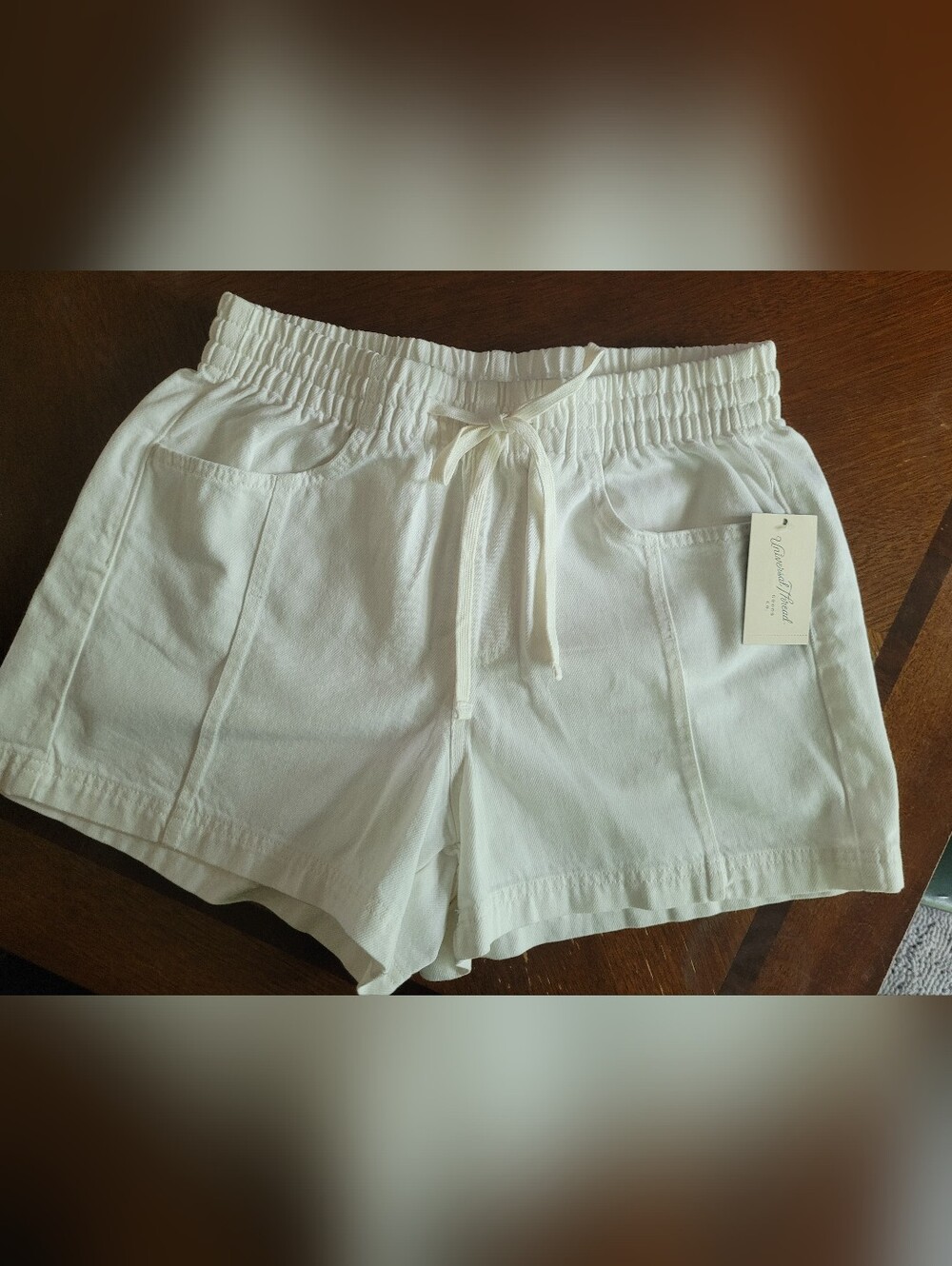 Brand New Womens Univeral Thread White Elastic Drawstring Shorts with Pockets